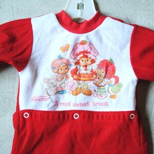 Vintage Strawberry Shortcake 1982 footed pajamas Sz 12 Month freshly hand washed